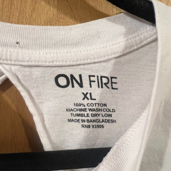 On Fire Women's White Tie Back Living My Best Life Cutout Crop Tee Shirt XL - Picture 4 of 6